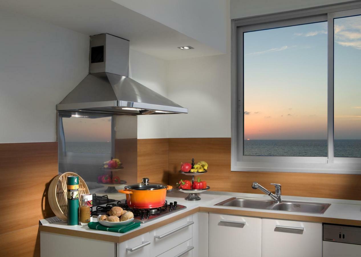 Beach Luxury Apartments And Suites เทลอาวีฟ ภายนอก รูปภาพ