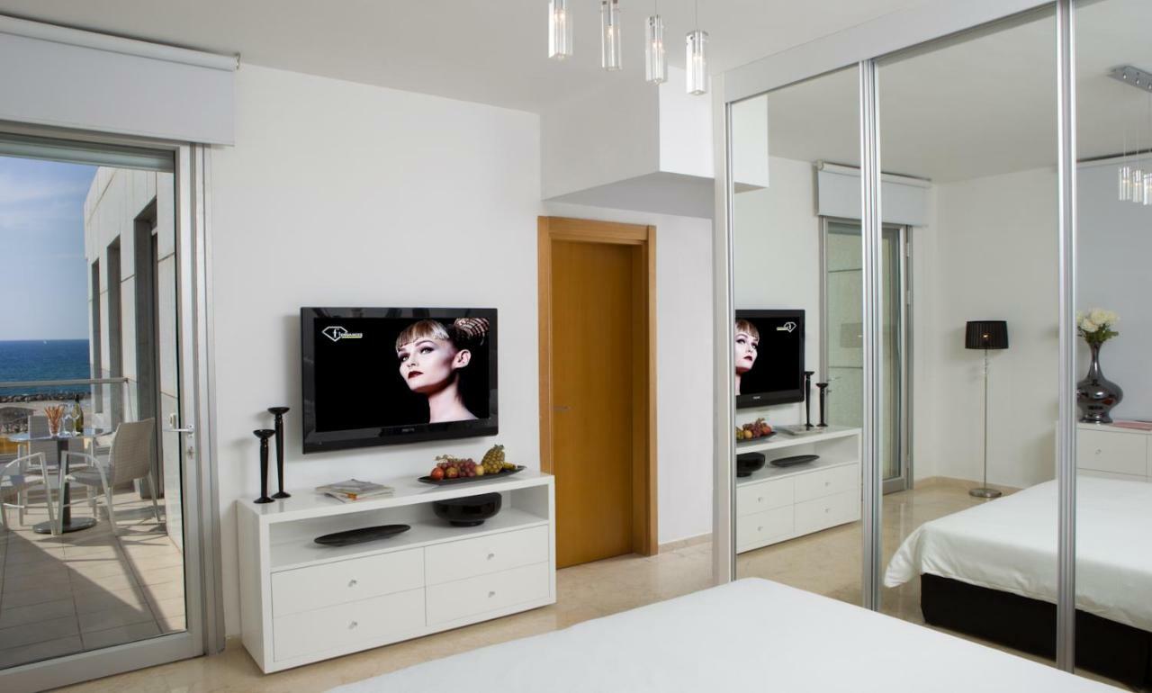 Beach Luxury Apartments And Suites เทลอาวีฟ ภายนอก รูปภาพ