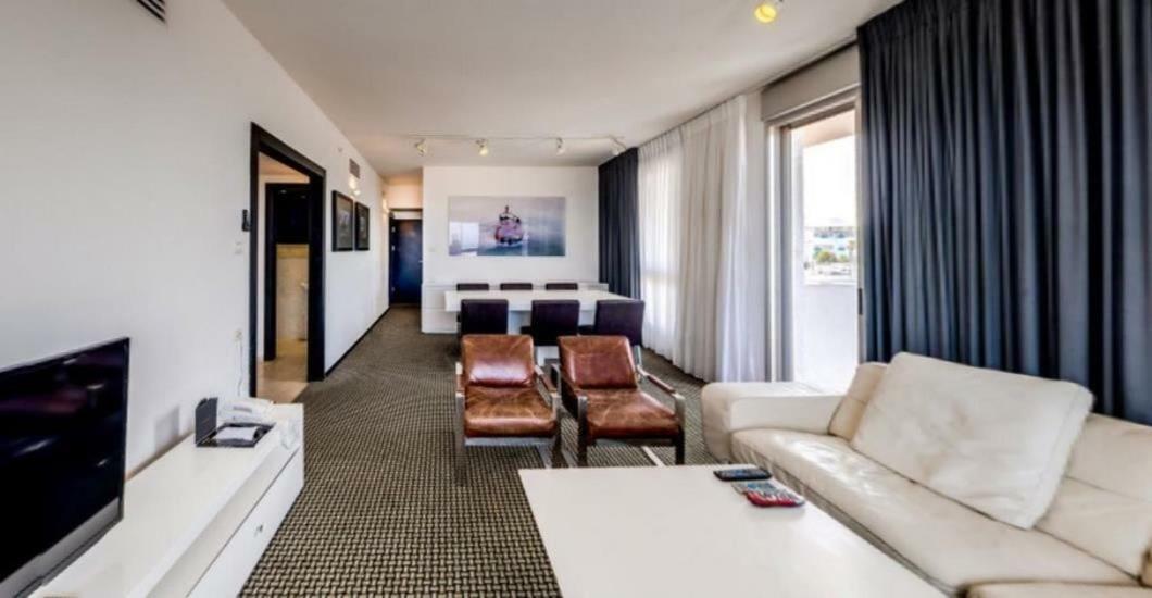 Beach Luxury Apartments And Suites เทลอาวีฟ ภายนอก รูปภาพ