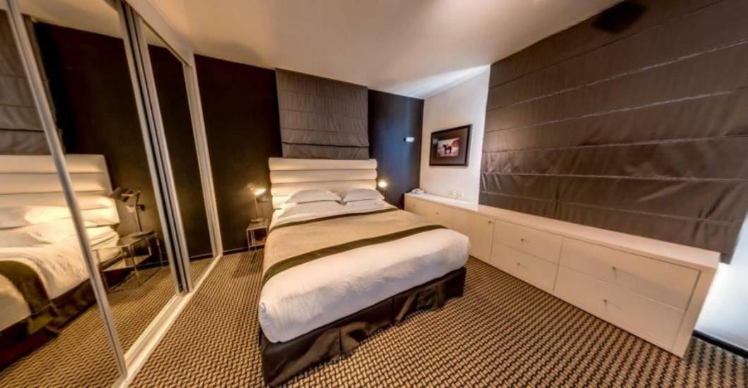Beach Luxury Apartments And Suites เทลอาวีฟ ภายนอก รูปภาพ